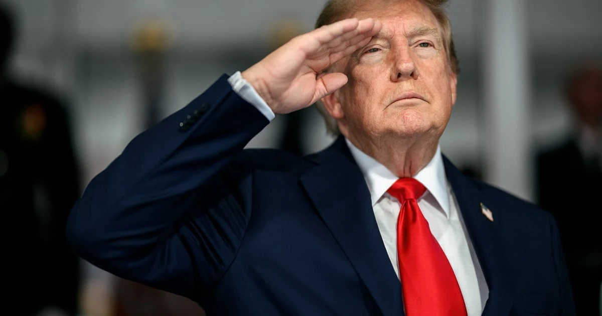 Президент США Дональд Трамп у Білому домі під час розмови з президентом України Володимиром Зеленським в Овальному кабінеті