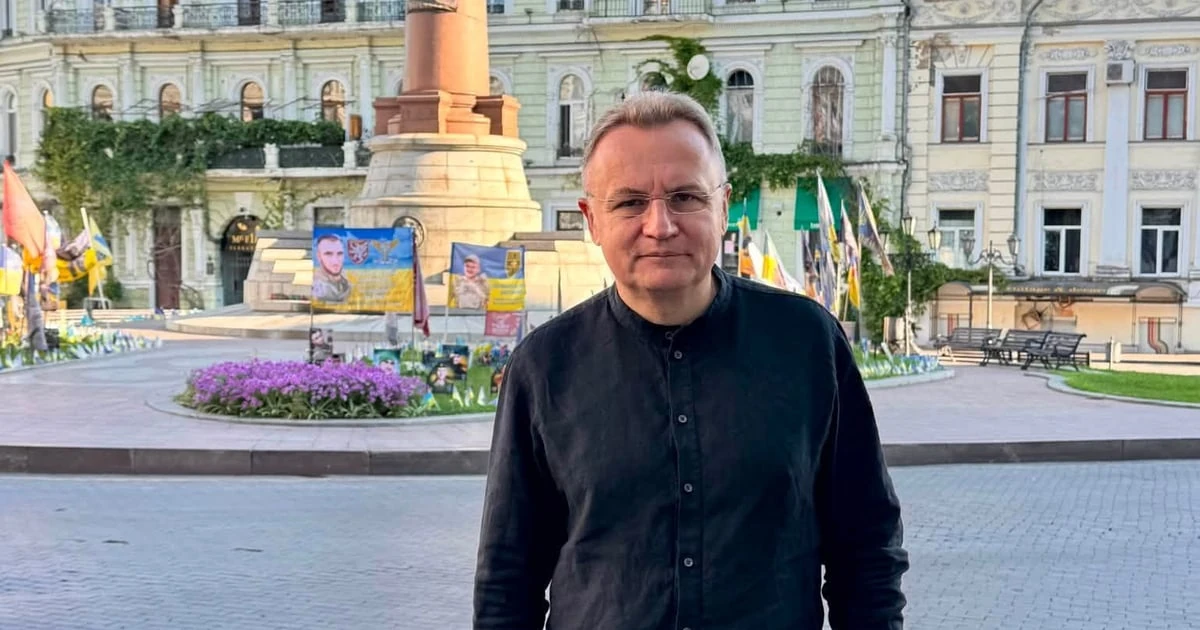 У автомобілі Садового знайшли пристрій з антеною та SIM-карткою, схожий на прослушку