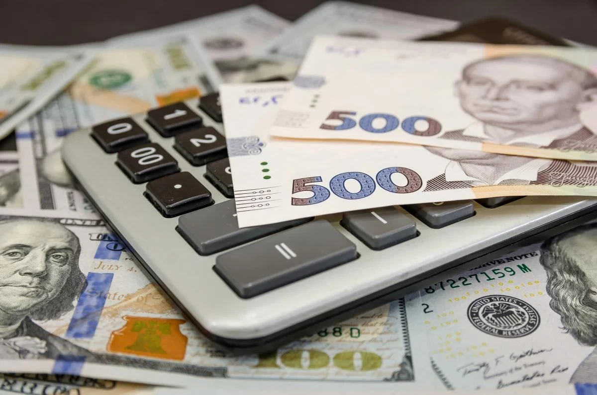 Курс долара та євро 19 вересня: офіційні значення НБУ і діапазони обмінників